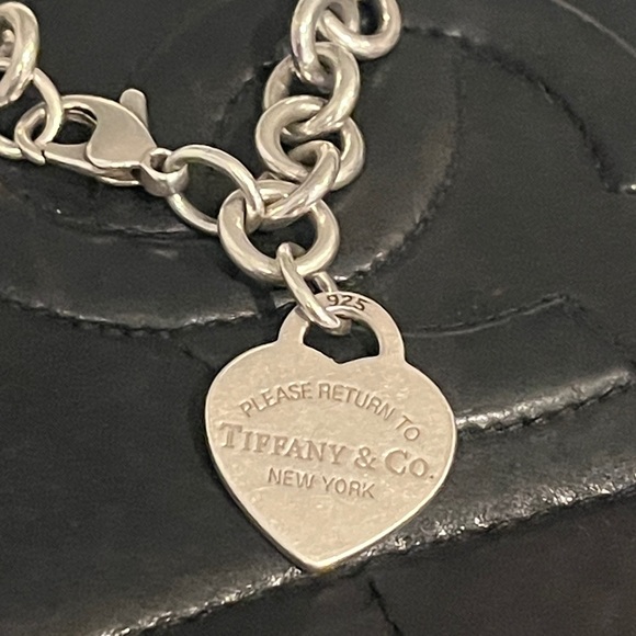 Tiffany & Co. Please Return To Tiffany & Co. New York Silver Heart Tag Bracelet - Picture 8 of 17